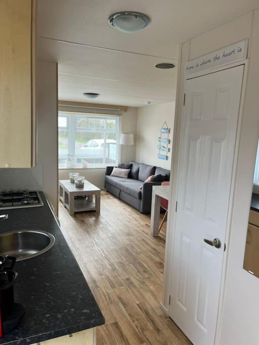 Chalet + Tiny House Nabij Strand بيتين المظهر الخارجي الصورة