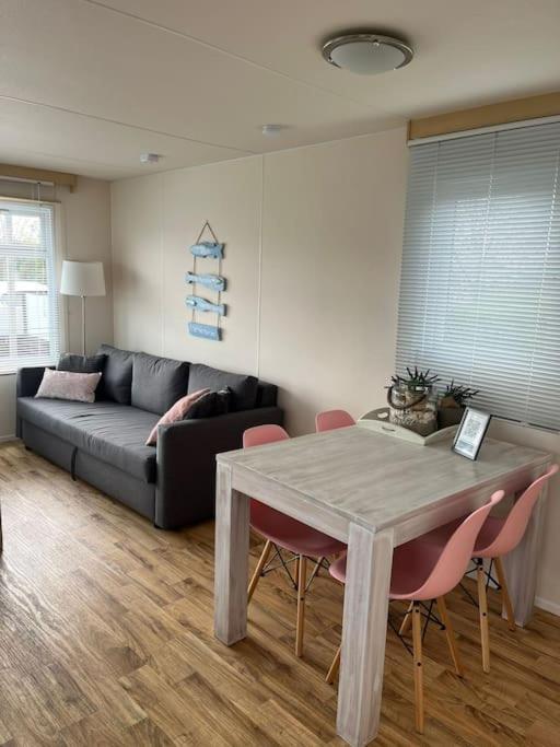 Chalet + Tiny House Nabij Strand بيتين المظهر الخارجي الصورة