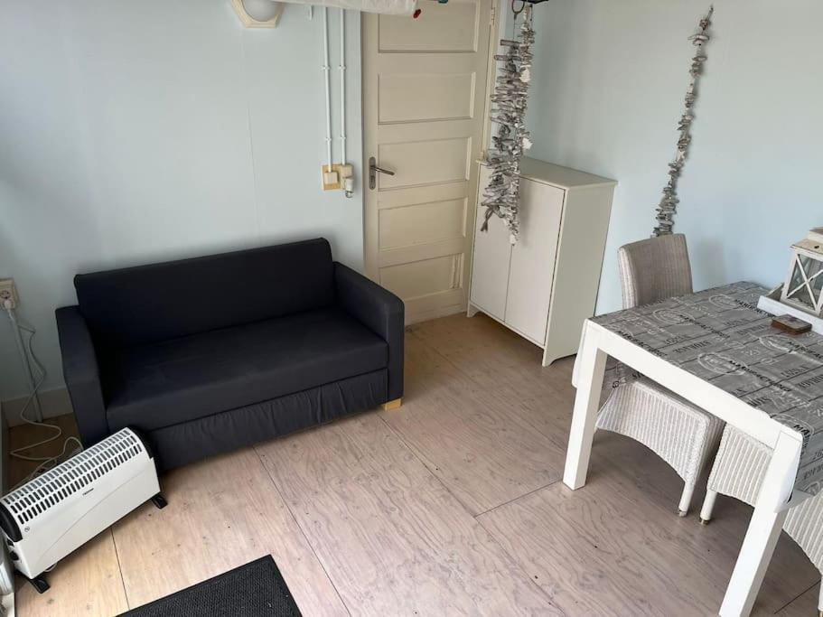 Chalet + Tiny House Nabij Strand بيتين المظهر الخارجي الصورة