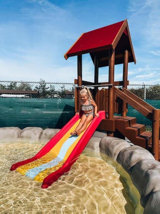 Chalet + Tiny House Nabij Strand بيتين المظهر الخارجي الصورة