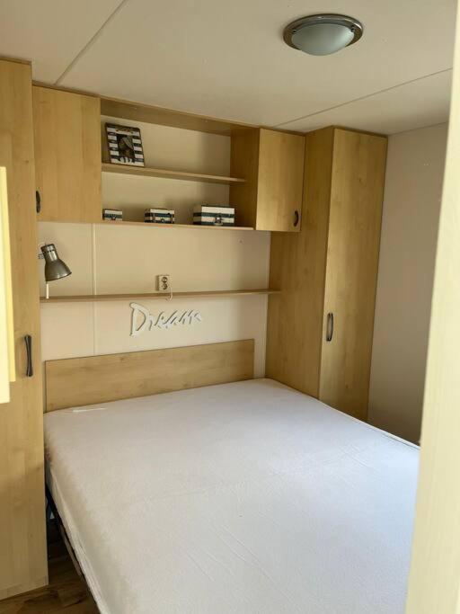 Chalet + Tiny House Nabij Strand بيتين المظهر الخارجي الصورة