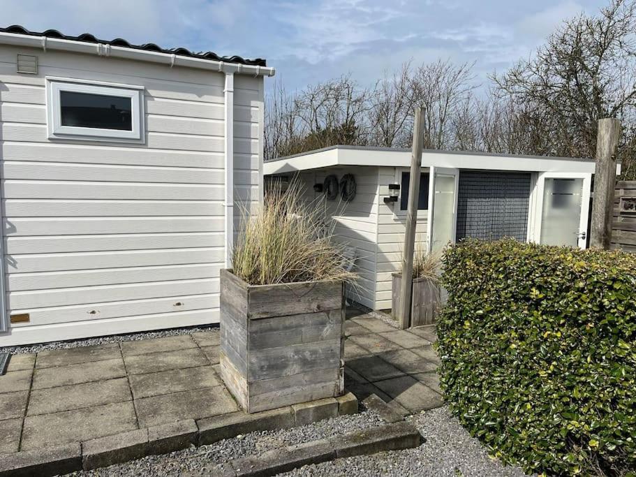 Chalet + Tiny House Nabij Strand بيتين المظهر الخارجي الصورة